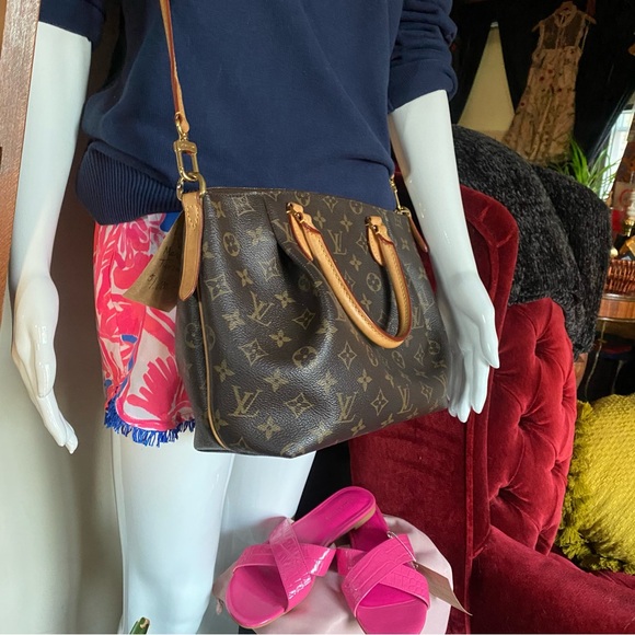 SOLD Authentic Louis Vuitton Monogram Turenne MM Purse Crossbody Pocketbook - Picture 11 of 13